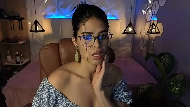 AlessiaVal  online show from November 21, 2:27 pm