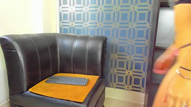 Snapshot of yulianademond66 chatting on January 25, 2:03 pm yulianademond66 online show from January 25, 2:03 pm