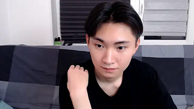 Snapshot of Miram_Yu chatting on January 13, 12:09 am Miram Yu online show from January 13, 12:09 am