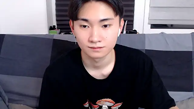 Snapshot of Miram_Yu chatting on January 13, 8:48 pm Miram Yu online show from January 13, 8:48 pm