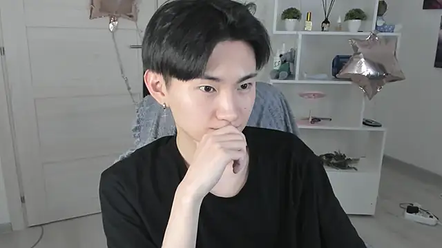 Snapshot of Miram_Yu chatting on January 23, 6:28 am Miram Yu online show from January 23, 6:28 am