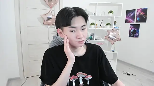 Snapshot of Miram_Yu chatting on February 22, 9:15 pm Miram Yu online show from February 22, 9:15 pm