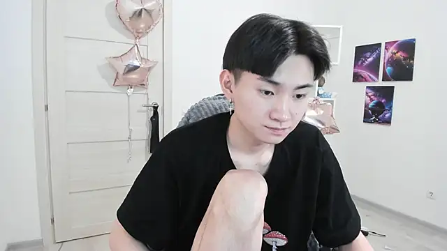 Snapshot of Miram_Yu chatting on February 23, 9:37 pm Miram Yu online show from February 23, 9:37 pm