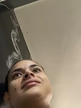 HannaRhodes online show from November 10, 1:10 pm