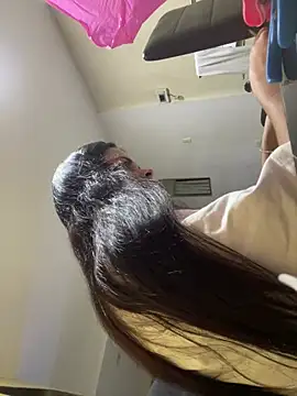 HannaRhodes online show from January 11, 3:00 am