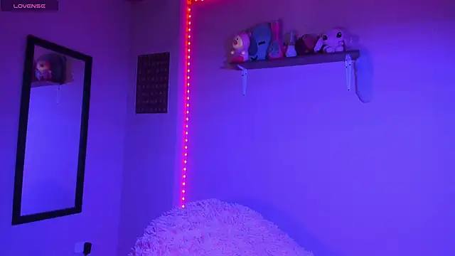 Snapshot of MadelineBenet chatting on January 12, 6:49 am MadelineBenet online show from January 12, 6:49 am