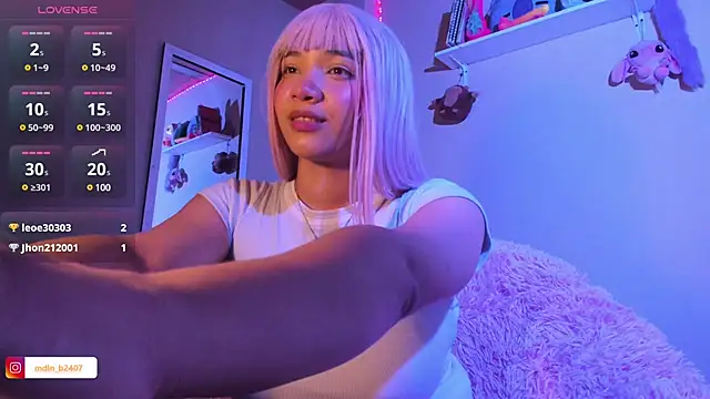 Snapshot of MadelineBenet chatting on January 17, 4:06 am MadelineBenet online show from January 17, 4:06 am