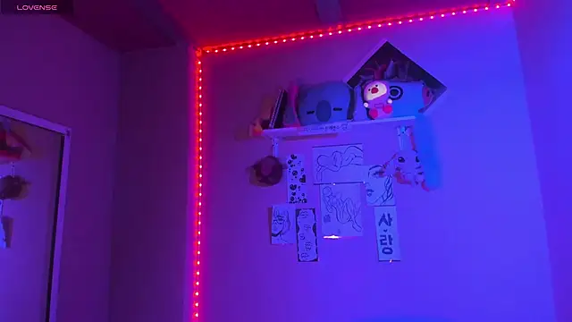 Snapshot of MadelineBenet chatting on February 12, 2:03 am MadelineBenet online show from February 12, 2:03 am