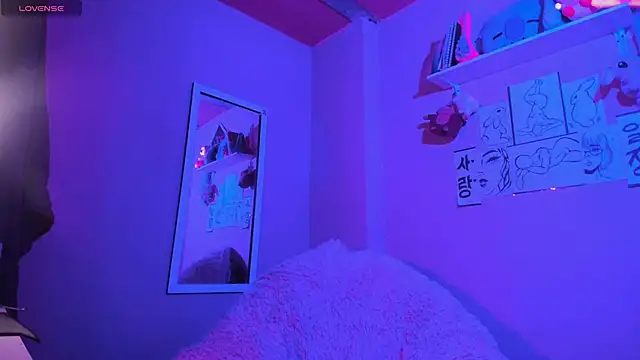 Snapshot of MadelineBenet chatting on February 26, 6:47 am MadelineBenet online show from February 26, 6:47 am