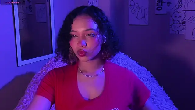 Snapshot of MadelineBenet chatting on March 17, 10:49 pm MadelineBenet online show from March 17, 10:49 pm