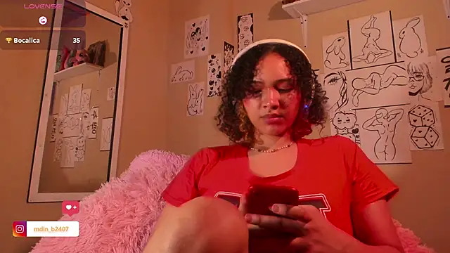 Snapshot of MadelineBenet chatting on March 18, 1:53 am MadelineBenet online show from March 18, 1:53 am