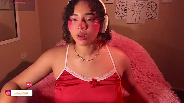 Snapshot of MadelineBenet chatting on March 20, 1:57 am MadelineBenet online show from March 20, 1:57 am