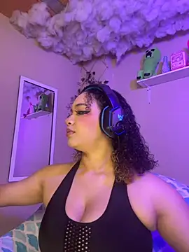 Snapshot of MadelineBenet chatting on November 3, 4:25 am MadelineBenet online show from November 3, 4:25 am