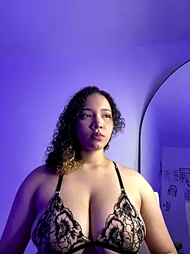 Snapshot of MadelineBenet chatting on November 15, 3:37 am MadelineBenet online show from November 15, 3:37 am