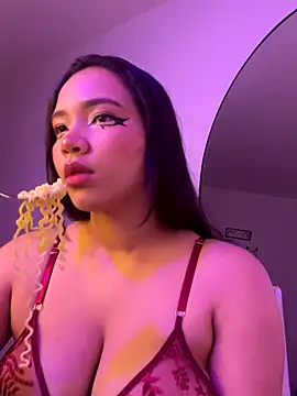 MadelineBenet online show from January 8, 11:40 pm