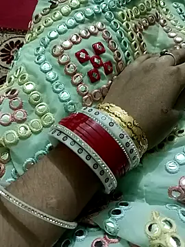 QUEEN-X-CPL online show from December 24, 4:40 pm