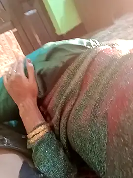 QUEEN-X-CPL online show from January 24, 5:42 pm