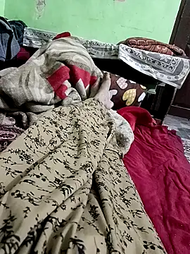 QUEEN-X-CPL online show from February 8, 9:15 pm