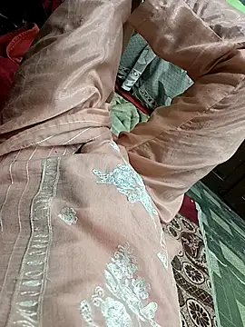 QUEEN-X-CPL online show from February 26, 5:39 pm