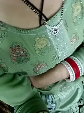 QUEEN-X-CPL online show from February 26, 8:44 pm