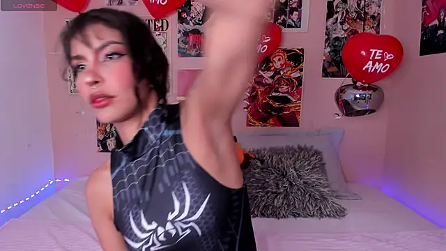 Luna-Chann online show from February 15, 7:39 pm