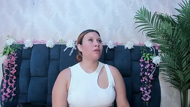 Snapshot of Melody_Megann chatting on July 14, 9:09 pm Melody Megann online show from July 14, 9:09 pm