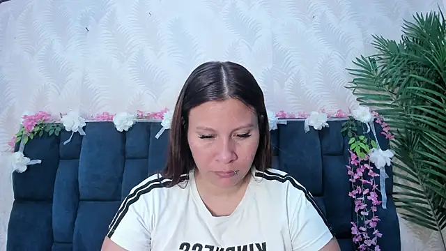 Snapshot of Melody_Megann chatting on July 27, 7:54 pm Melody Megann online show from July 27, 7:54 pm