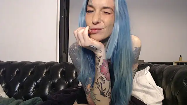 RavenryderUK online show from December 24, 12:33 am