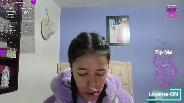 Snapshot of stephania_t chatting on July 2, 2:01 pm stephania t online show from July 2, 2:01 pm