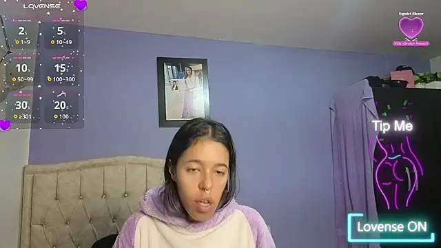 Snapshot of stephania_t chatting on July 6, 2:36 pm stephania t online show from July 6, 2:36 pm