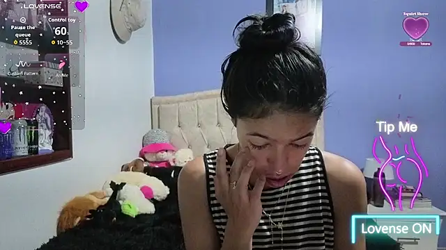 Snapshot of stephania_t chatting on July 7, 2:21 pm stephania t online show from July 7, 2:21 pm