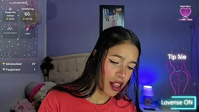 Snapshot of stephania_t chatting on July 28, 4:39 pm stephania t online show from July 28, 4:39 pm