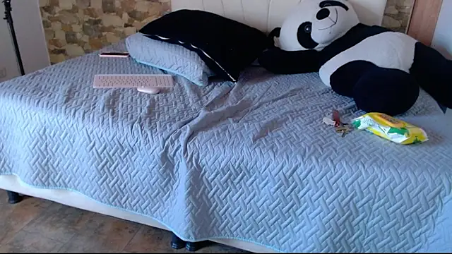 julz 03 online show from March 13, 6:25 pm