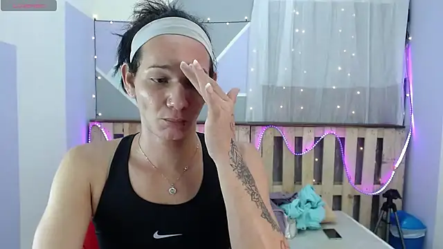 Michellcockxxx online show from February 6, 2:44 am