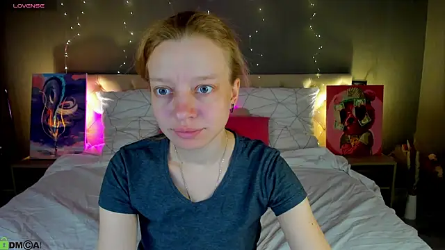 Snapshot of Michelle_Blond chatting on May 19, 1:11 am Michelle Blond online show from May 19, 1:11 am