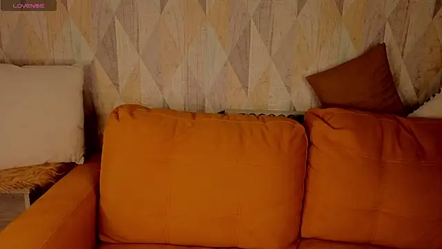 Snapshot of Michelle_Blond chatting on June 10, 1:06 am Michelle Blond online show from June 10, 1:06 am