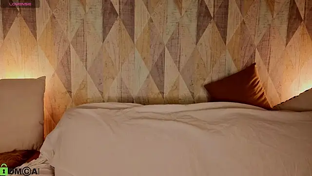 Snapshot of Michelle_Blond chatting on June 11, 1:05 am Michelle Blond online show from June 11, 1:05 am