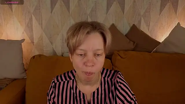Snapshot of Michelle_Blond chatting on July 8, 1:10 am Michelle Blond online show from July 8, 1:10 am