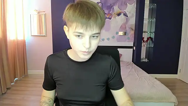 EmiliaYours online show from September 28, 1:49 pm