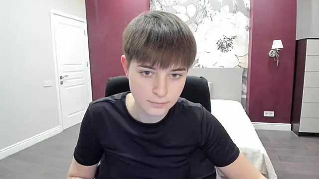 EmiliaYours online show from January 17, 3:50 pm