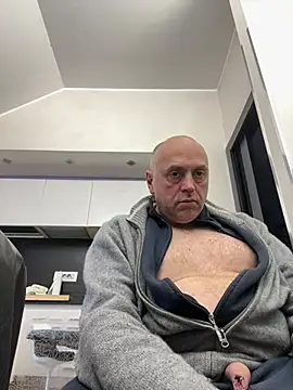 Snapshot of pantomax chatting on February 14, 3:58 pm pantomax online show from February 14, 3:58 pm