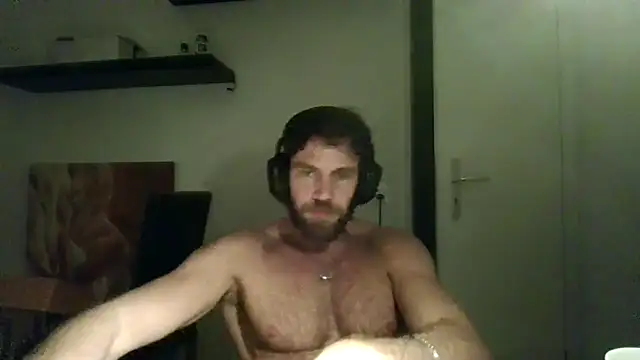 alpha-hunk online show from October 25, 8:36 pm