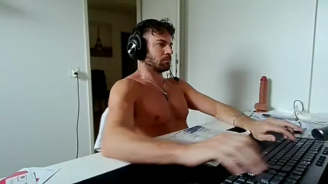 alpha-hunk online show from March 11, 2:23 pm