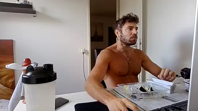 Snapshot of alpha-hunk chatting on May 17, 10:00 am alpha-hunk online show from May 17, 10:00 am
