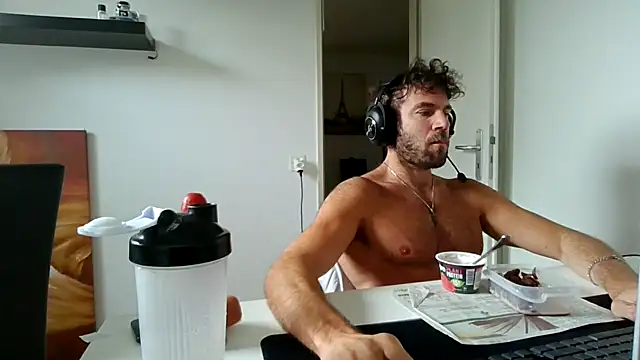 Snapshot of alpha-hunk chatting on May 20, 9:59 am alpha-hunk online show from May 20, 9:59 am
