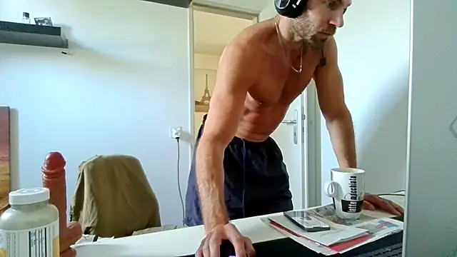 Snapshot of alpha-hunk chatting on June 3, 2:33 pm alpha-hunk online show from June 3, 2:33 pm