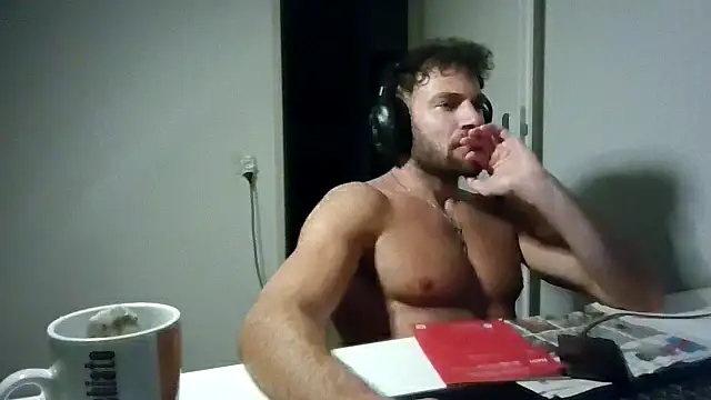 Snapshot of alpha-hunk chatting on June 10, 8:52 pm alpha-hunk online show from June 10, 8:52 pm