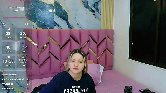 Snapshot of collegepawglovedaddy chatting on June 8, 7:47 pm collegepawglovedaddy online show from June 8, 7:47 pm