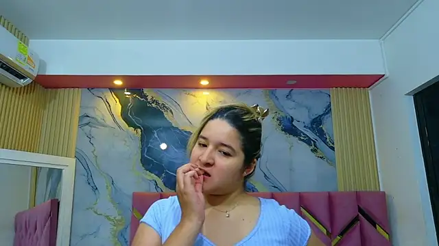 Snapshot of collegepawglovedaddy chatting on June 19, 7:50 pm collegepawglovedaddy online show from June 19, 7:50 pm