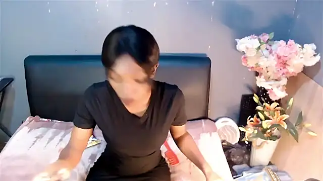 Snapshot of Ebonypreciousx chatting on September 18, 9:28 pm Ebonypreciousx online show from September 18, 9:28 pm